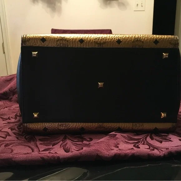 MCM Munchen Large Tote Bag - Picture 6 of 14